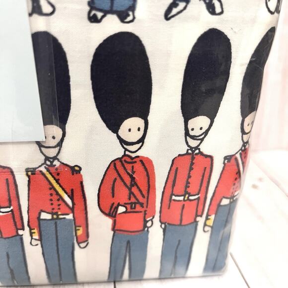 NEW Cath Kidston King Sheet Set 4pc London Guards Print 100% Cotton 200 Thread - Picture 4 of 9